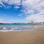 Castle Harbour Elegant 1-bedroom - Heated Pool, Air Conditioning & Fiber Internet In Cristianos *