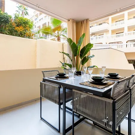 Castle Harbour Elegant 1-bedroom - Heated Pool, Air Conditioning & Fiber Internet In Cristianos * Los Cristianos (Tenerife)
