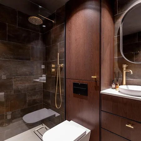 Castle Harbour Elegant 1-bedroom - Heated Pool, Air Conditioning & Fiber Internet In Cristianos דירה