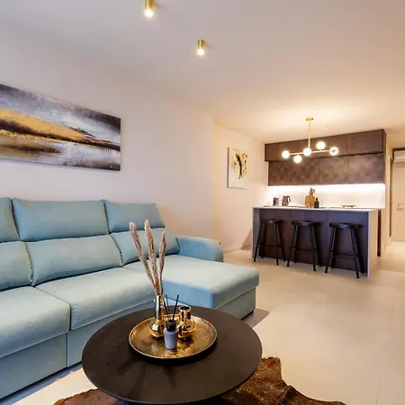 Castle Harbour Elegant 1-bedroom - Heated Pool, Air Conditioning & Fiber Internet In Cristianos Lejlighed