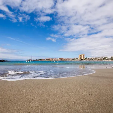 Castle Harbour Elegant 1-Bedroom Apartment - Heated Pool, Air Conditioning & Fiber Internet In Los Cristianos *